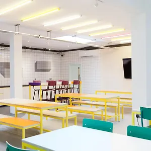  Hostal Via Limehouse